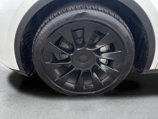 Used 2025 Tesla Model Y Long Range AWD/4WD image 27