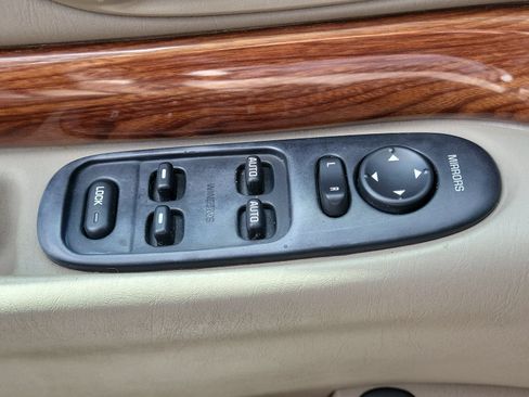 Used 2001 Buick Le Sabre Custom w/ Luxury Pkg FWD image 19