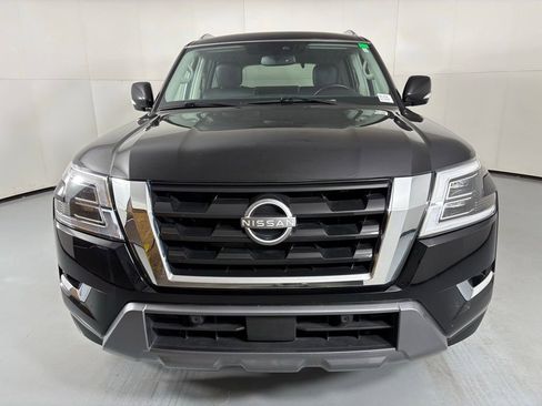Used 2024 Nissan Armada SV image 3