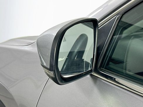 Used 2019 Jeep Cherokee Limited FWD image 19
