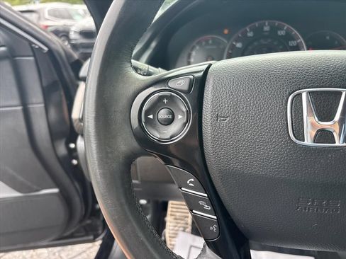 Used 2017 Honda Accord Sport image 27