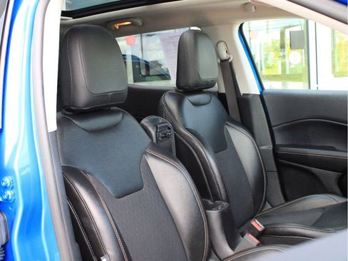 Used 2019 Jeep Compass Latitude w/ Popular Equipment Group AWD/4WD image 26