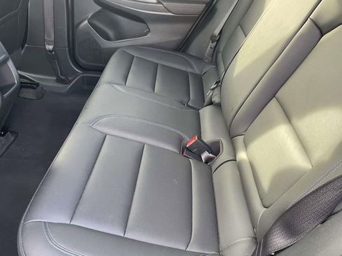 Used 2025 Buick Envista Sport Touring image 12