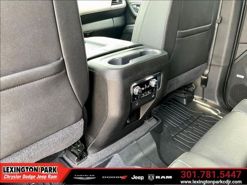 Used 2021 GMC Yukon SLT w/ SLT Premium Package AWD/4WD image 10