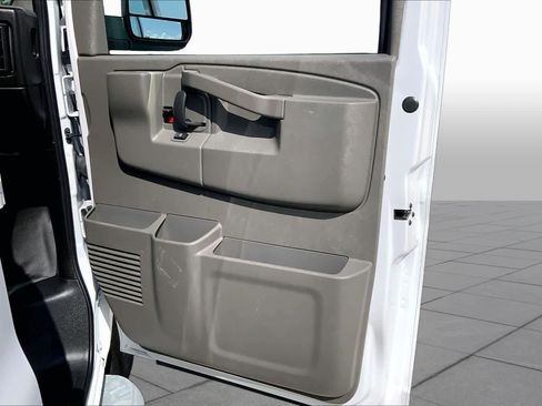 Used 2024 Chevrolet Express 2500 w/ Driver Convenience Package RWD image 19