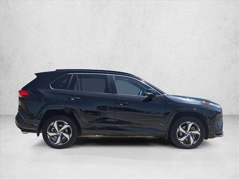 Used 2023 Toyota RAV4 SE w/ Weather & Moonroof Package AWD/4WD image 4