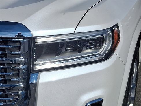 Used 2022 GMC Acadia Denali w/ Denali Ultimate Package image 9