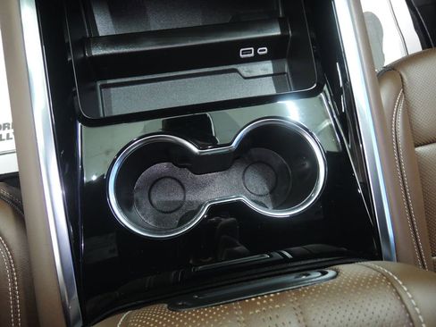 Used 2025 Chevrolet Tahoe High Country image 20