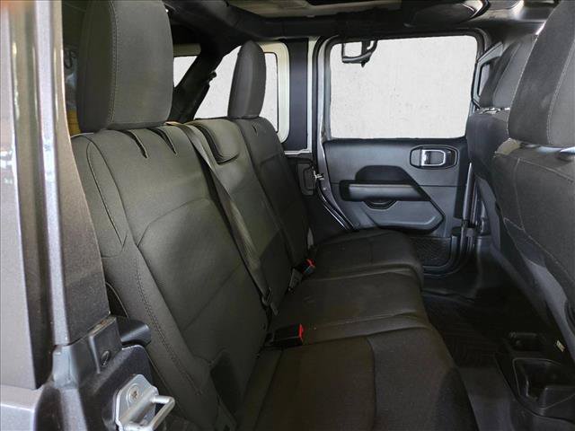 Used 2018 Jeep Wrangler Unlimited Sahara AWD/4WD image 25