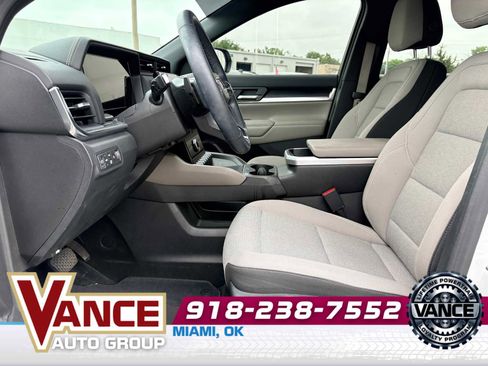 Used 2025 GMC Terrain Elevation w/ Black Edition AWD/4WD image 12