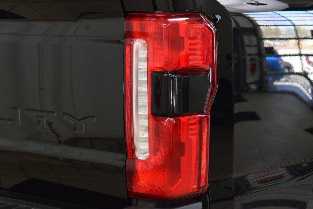 Used 2023 Ford F250 Lariat w/ Lariat Ultimate Package AWD/4WD image 16