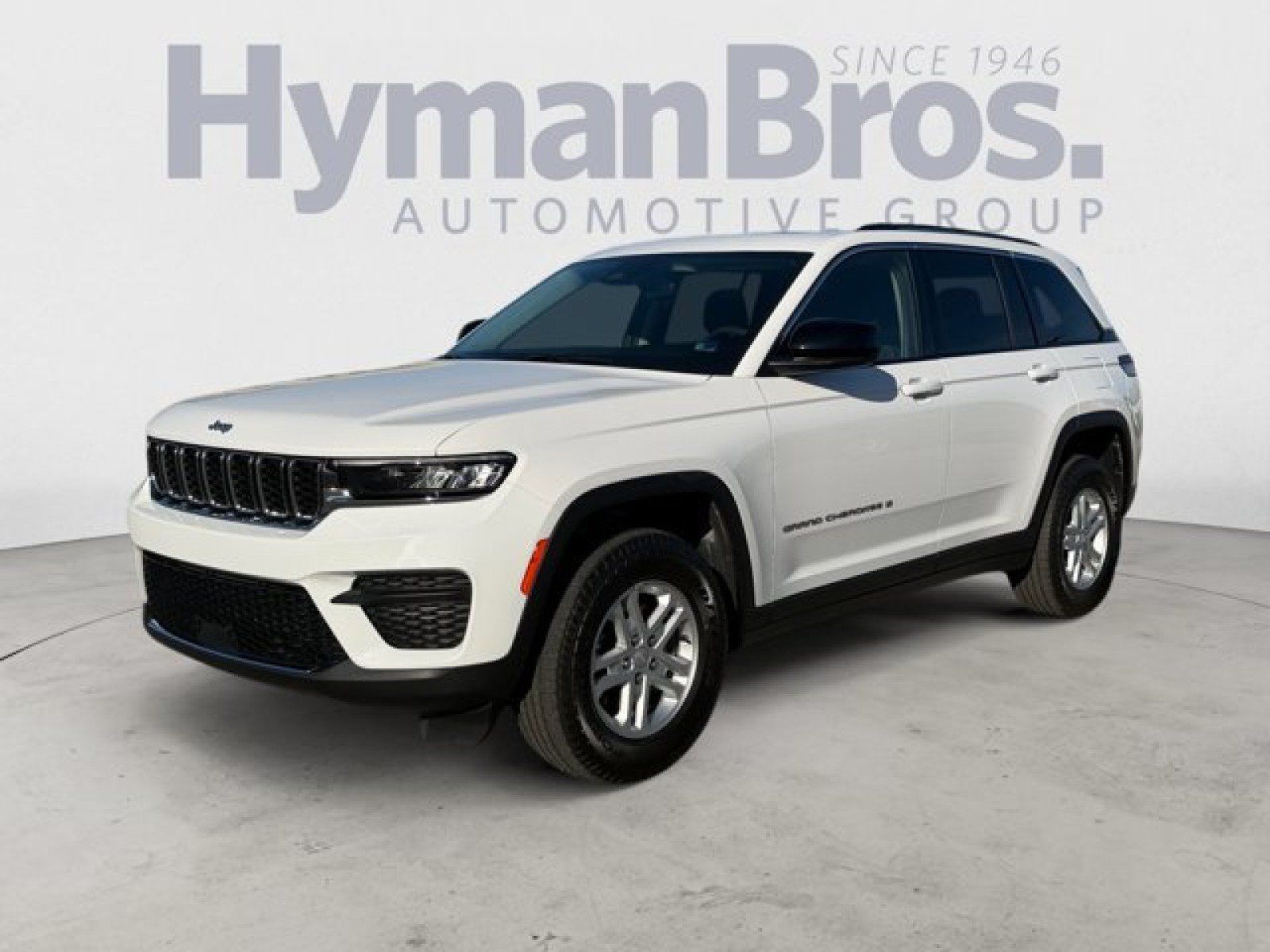 Used 2023 Jeep Grand Cherokee Laredo w/ Luxury Tech Group I RWD image 7
