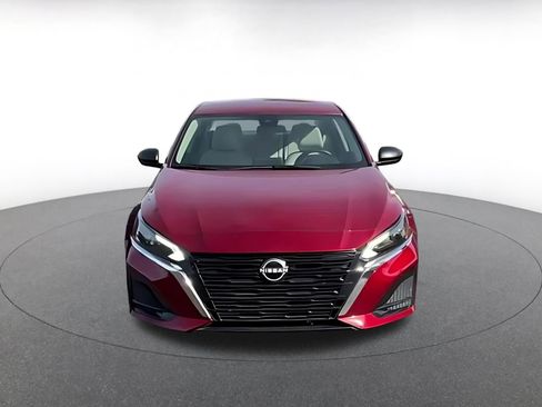 Used 2025 Nissan Altima 2.5 SV image 4