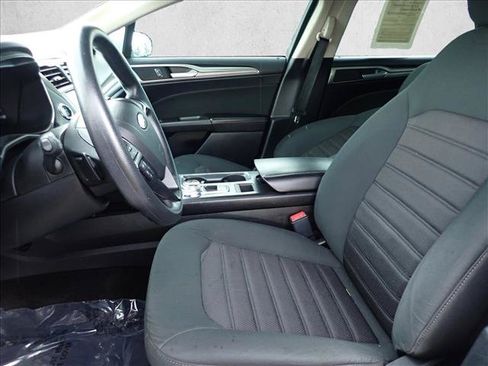 Used 2020 Ford Fusion SE AWD/4WD image 10
