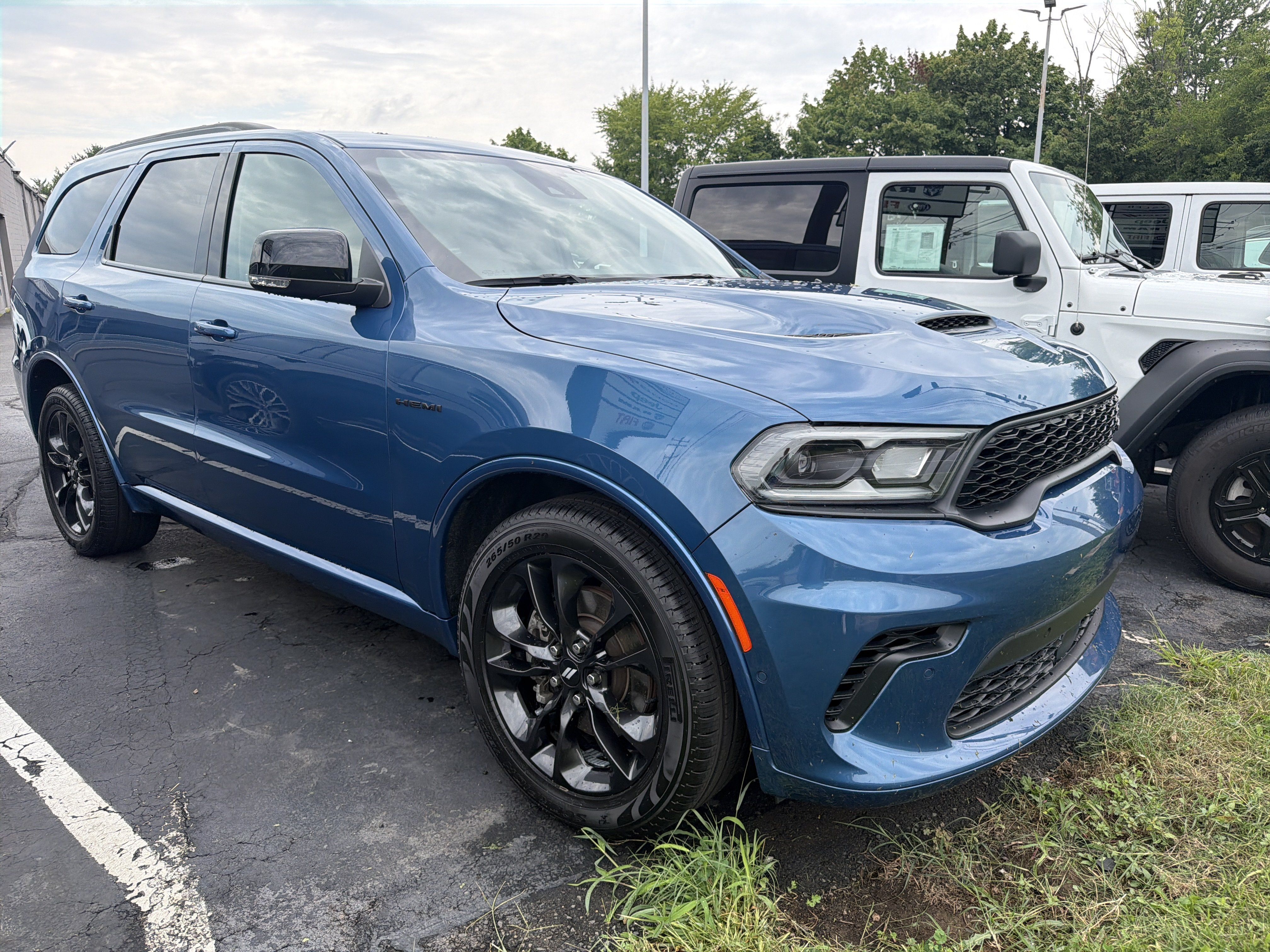 Certified 2025 Dodge Durango R/T AWD/4WD image 1