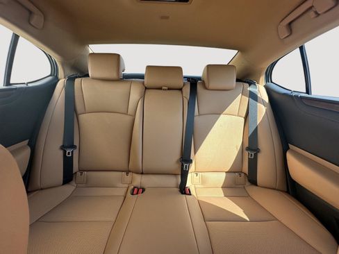 Used 2023 Lexus ES 350 w/ Premium Package FWD image 13