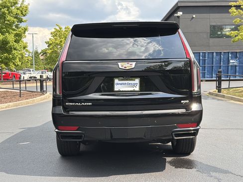Used 2023 Cadillac Escalade Sport AWD/4WD image 9