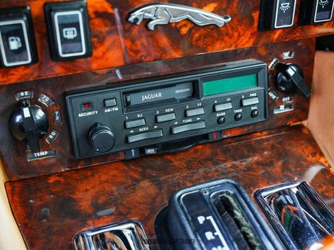 Used 1987 Jaguar XJ6 image 55