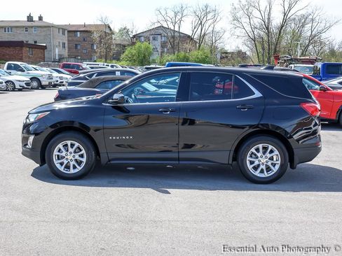 Used 2020 Chevrolet Equinox LT w/ Driver Convenience Package image 4