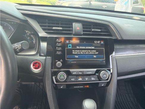 Used 2021 Honda Civic EX image 4