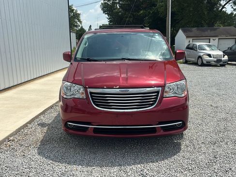 Used 2016 Chrysler Town & Country Touring w/ Driver Convenience Group FWD image 10