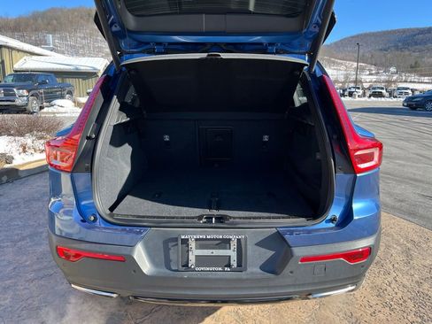 Used 2019 Volvo XC40 T5 R-Design image 29