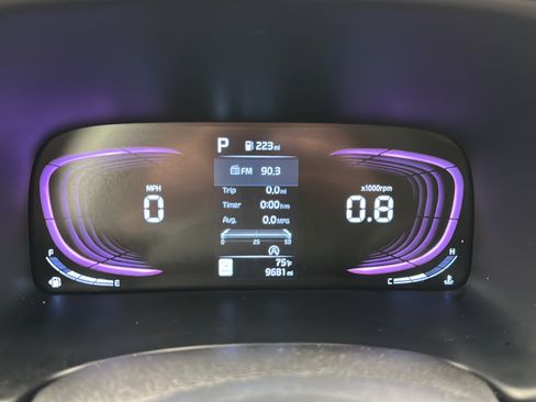 Used 2025 Kia Soul LX w/ LX Technology Package FWD image 17