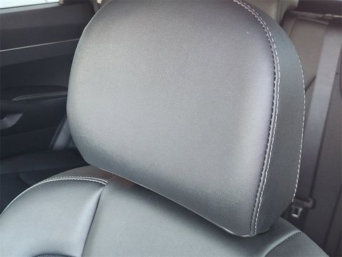 Used 2022 Kia Sorento S image 24