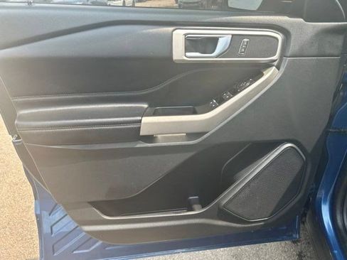 Used 2021 Ford Explorer XLT w/ Equipment Group 202A AWD/4WD image 12