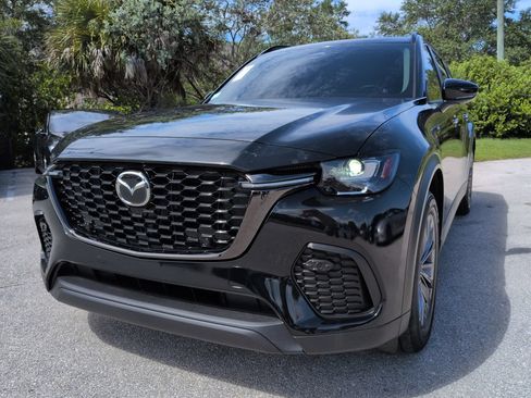 Used 2025 MAZDA CX-70 3.3 Turbo w/ Preferred Package AWD/4WD image 9
