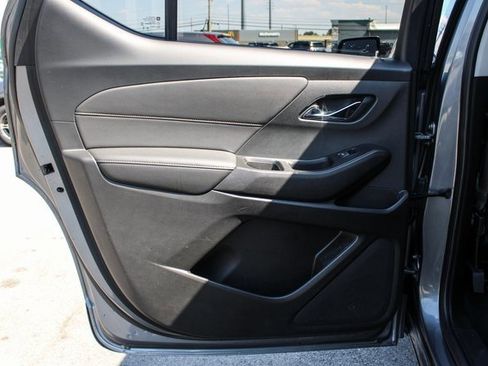 Used 2020 Chevrolet Traverse LS image 33