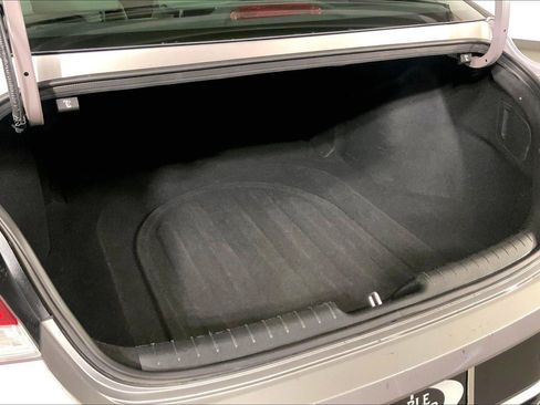 Used 2025 Hyundai Elantra Limited FWD image 4