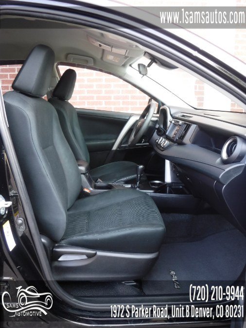 Used 2018 Toyota RAV4 LE w/ Carpet Mat Package AWD/4WD image 6