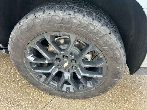 Used 2023 Chevrolet Suburban High Country AWD/4WD image 6