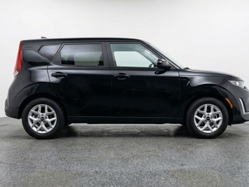 Used 2025 Kia Soul LX w/ LX Technology Package image 11