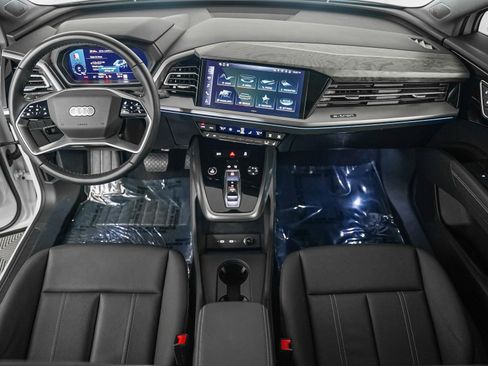 Used 2024 Audi Q4 e-tron Premium Plus image 12