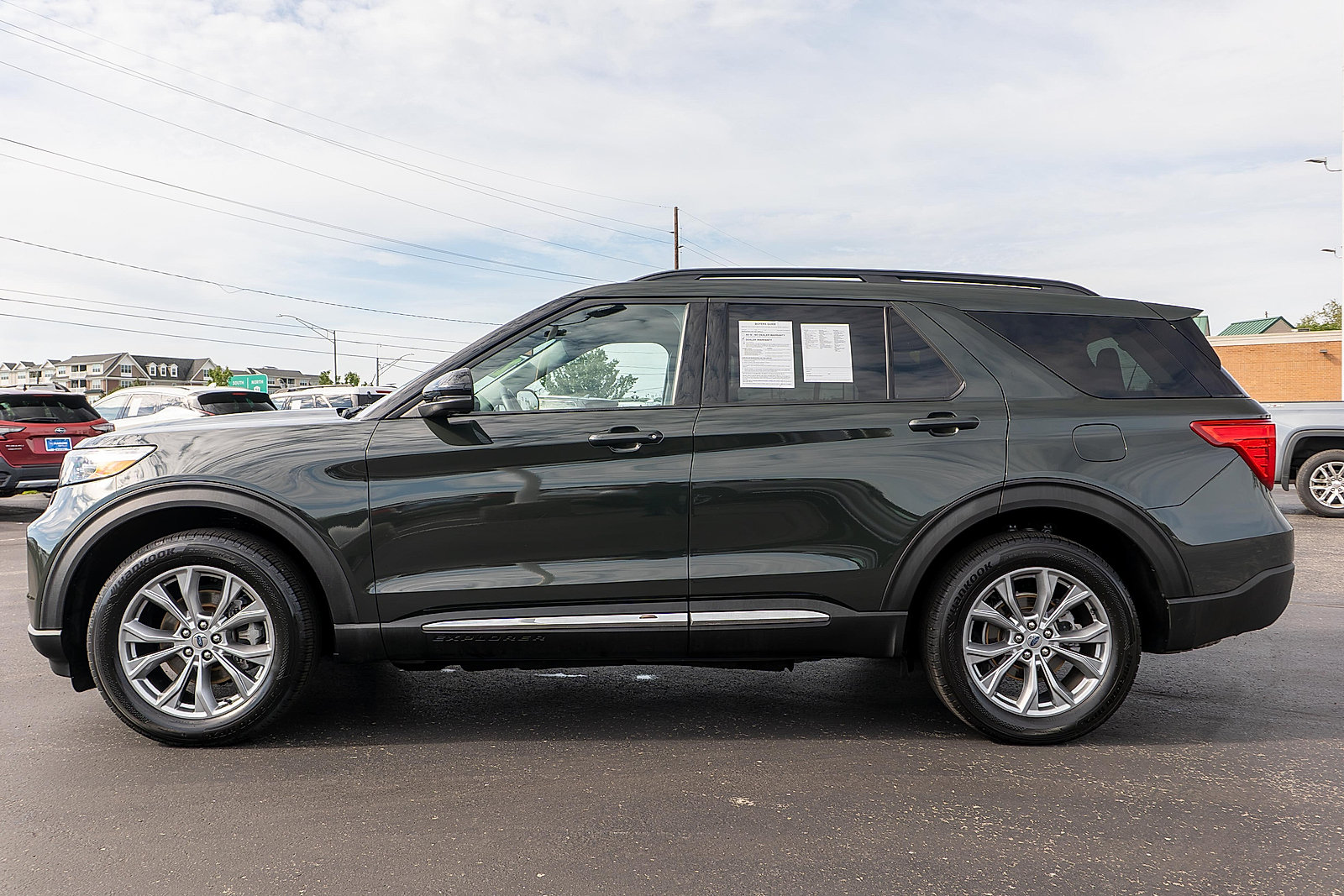 Used 2024 Ford Explorer XLT w/ Equipment Group 202A AWD/4WD image 6