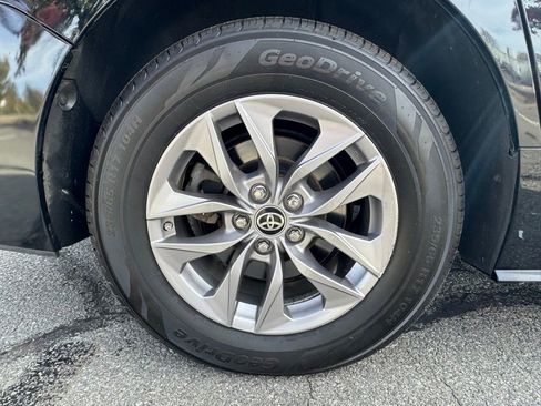 Used 2021 Toyota Sienna XLE w/ XLE Plus Package image 42