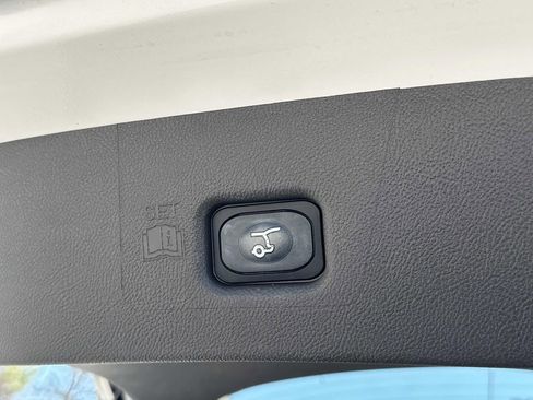 Certified 2023 Lincoln Nautilus Reserve image 19