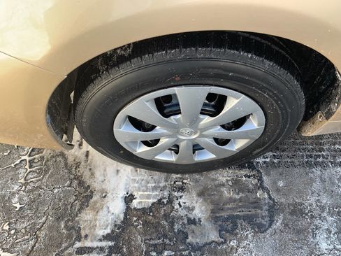 Used 2011 Toyota Corolla LE image 16