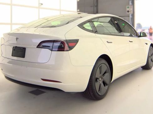 Used 2023 Tesla Model 3 Standard Range RWD image 3