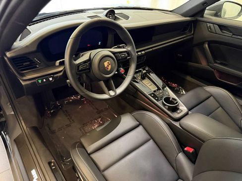 Certified 2025 Porsche 911 Carrera RWD image 4