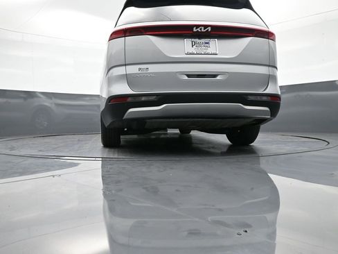 Certified 2023 Kia Carnival LX image 32