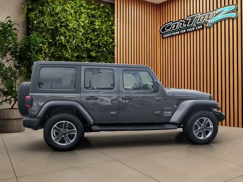 Used 2018 Jeep Wrangler Unlimited Sahara AWD/4WD image 21