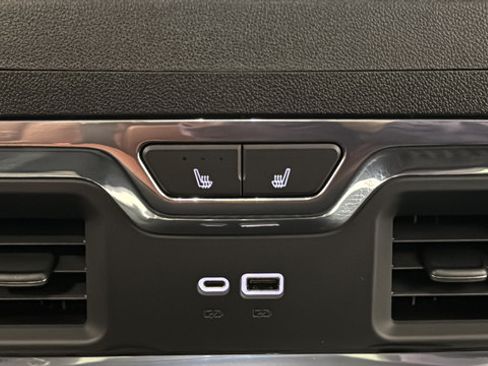 Used 2024 GMC Sierra 1500 Denali Ultimate AWD/4WD image 39