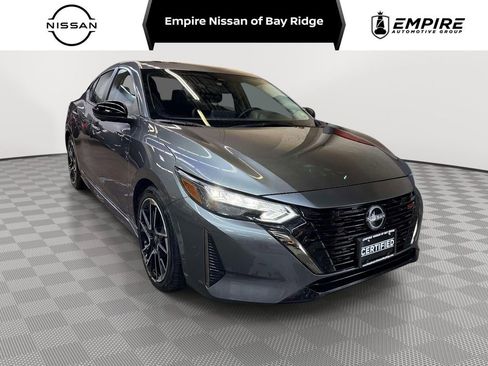 Used 2025 Nissan Sentra SR w/ SR Premium Package FWD image 1