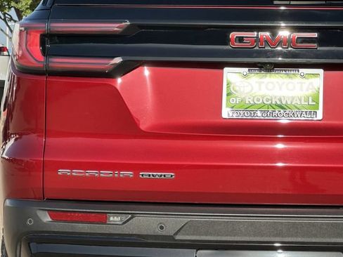 Used 2024 GMC Acadia AT4 w/ Luxury Package AWD/4WD image 5