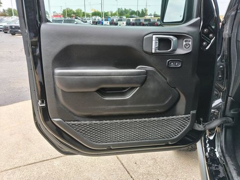 Used 2024 Jeep Wrangler Unlimited Rubicon 4xe w/ Convenience Group AWD/4WD image 23