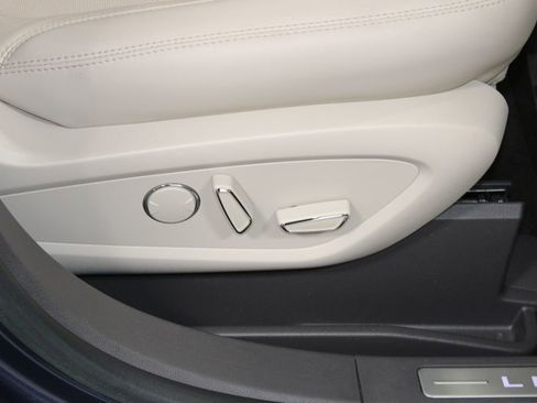 Used 2019 Lincoln Nautilus Reserve FWD image 29