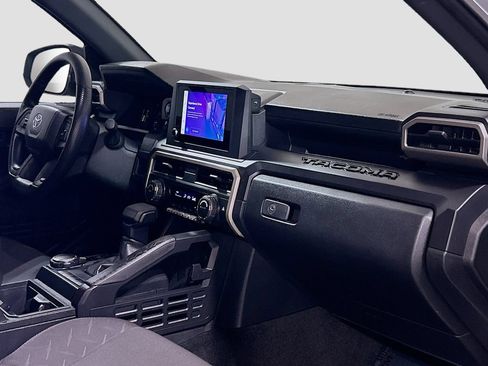 Used 2025 Toyota Tacoma SR AWD/4WD image 24